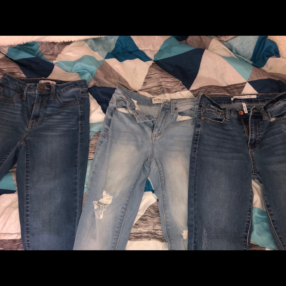 Bundle of jeans all for 25$